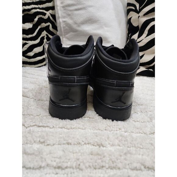 Jordan 1 Mid Triple Black 5.5Y - Picture 5 of 7